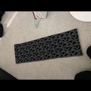 Michael kors infinity scarf